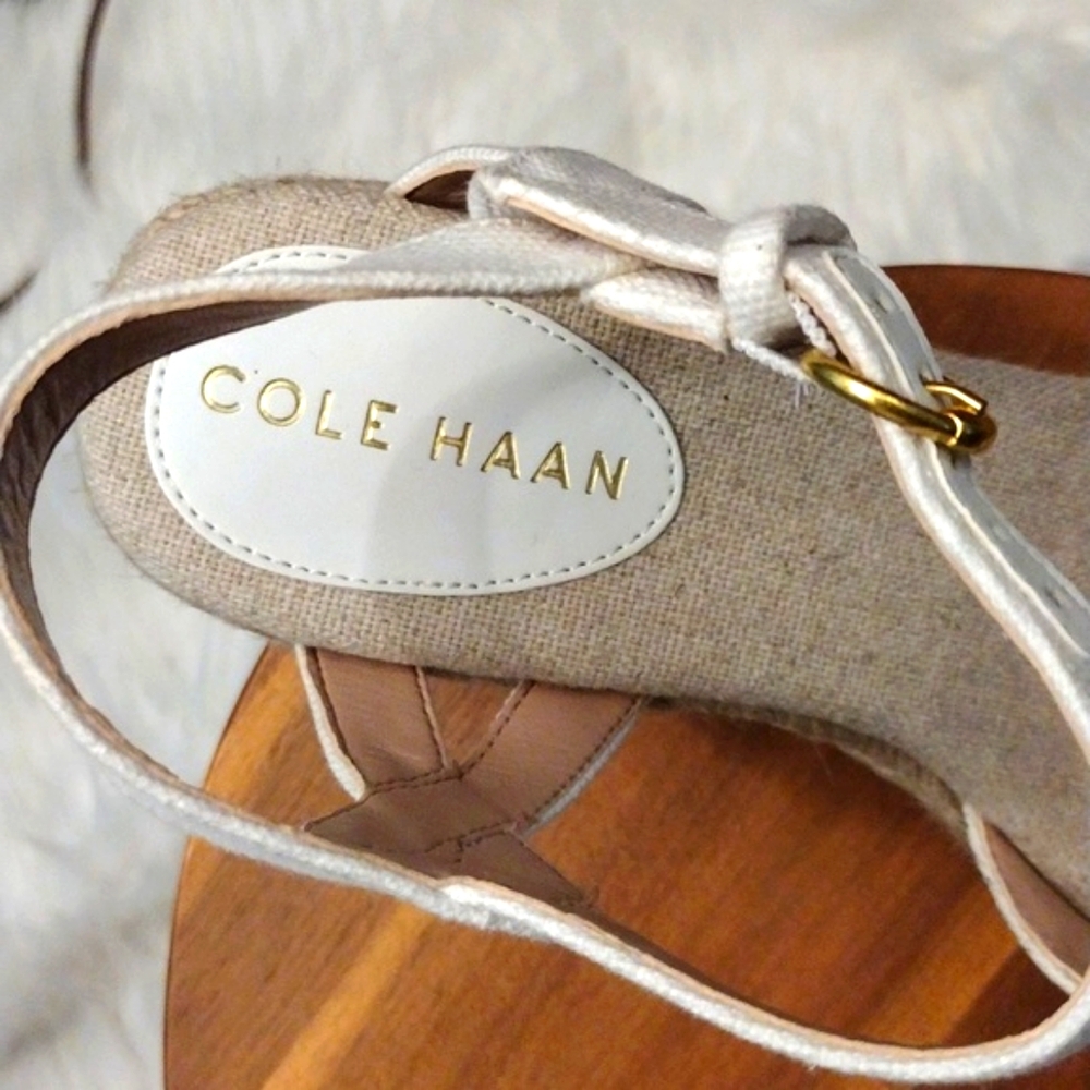Cole Haan Wedges Size 8.5  Cloudfeel Low Heels Neutral White Taupe NWOT - Picture 3 of 9